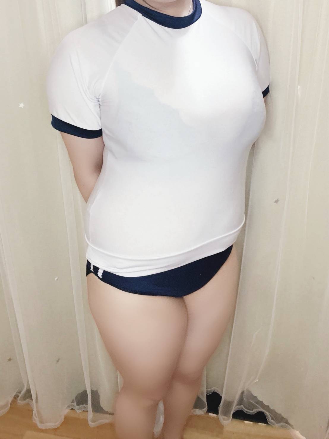 ①体操服